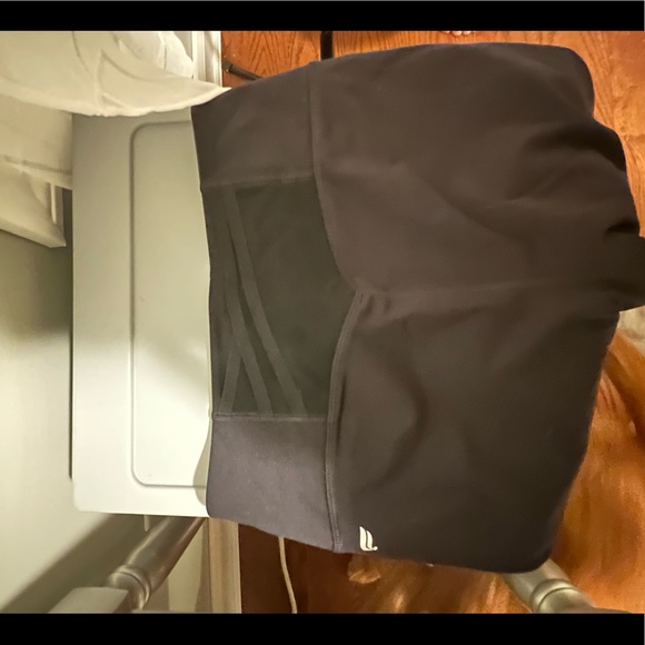 Fabletics/Black Trinity Pocket high waisted legging size Medium/8 and Small/6 - Picture 4 of 7